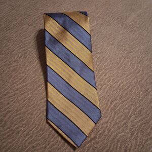 Brooks Brothers 346 Tie Pure Silk Herringbone Pattern Blue Gold Stripes